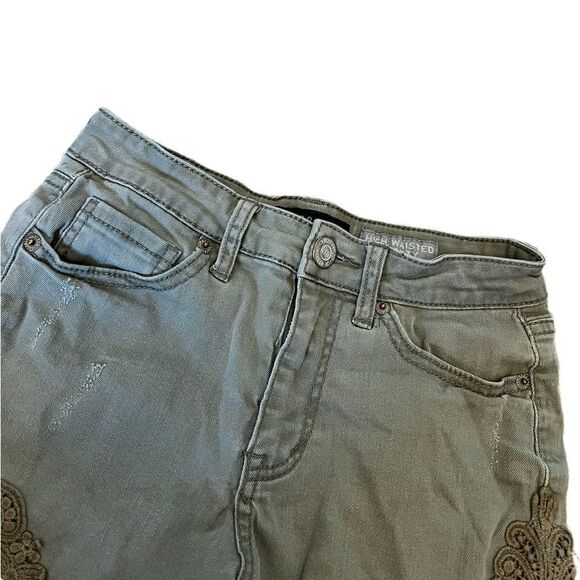 AEROPOSTALE Casual Khaki Green Embroidered Side Cotton Stretch Short 000 - Picture 2 of 8